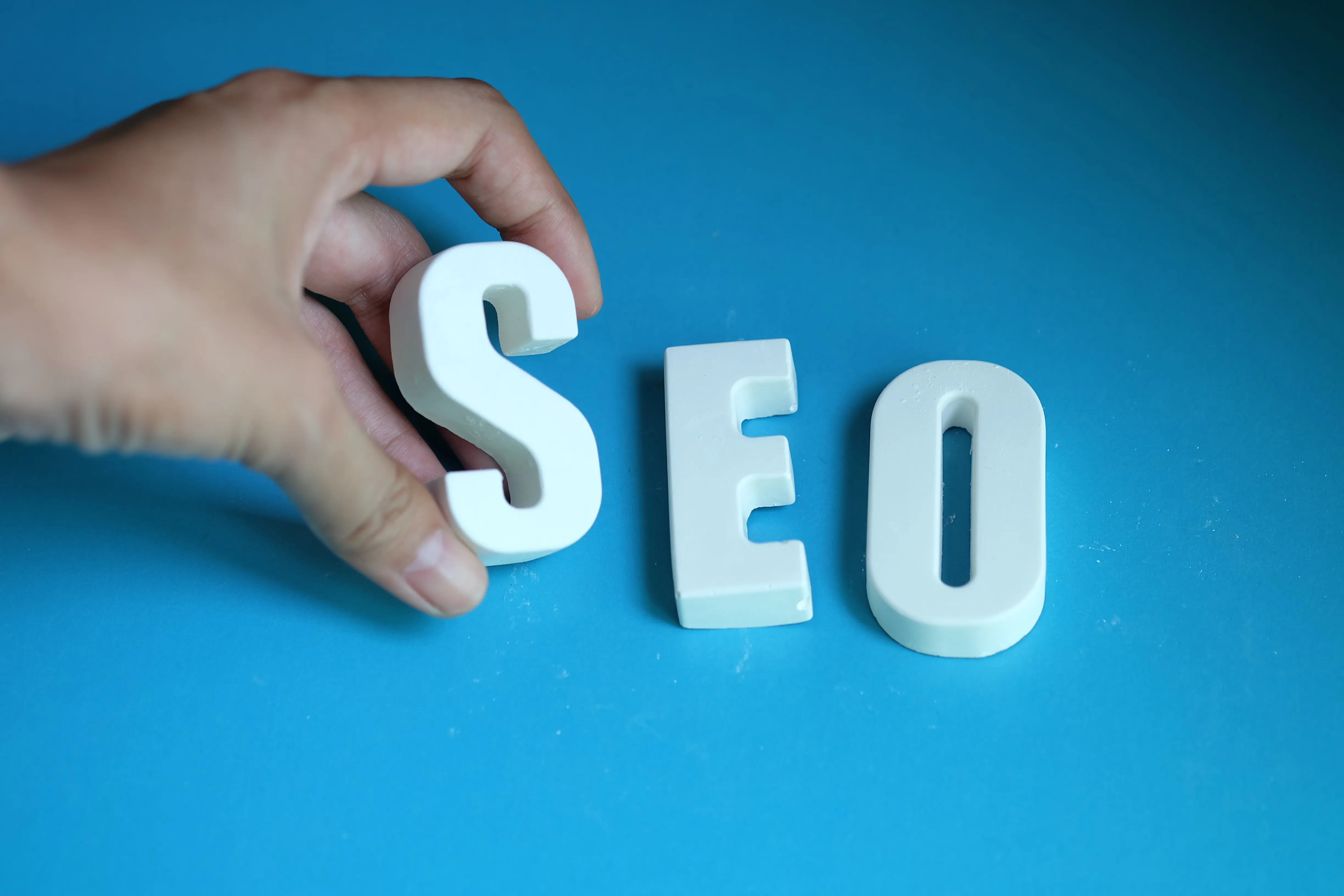SEO pentru magazine online în România: ghid practic pentru antreprenori (2026)